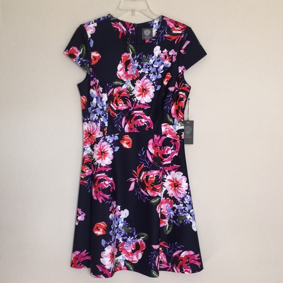 VC Dark Floral Cap Sleeve Fit & Flare Dress NWT - Picture 2 of 9